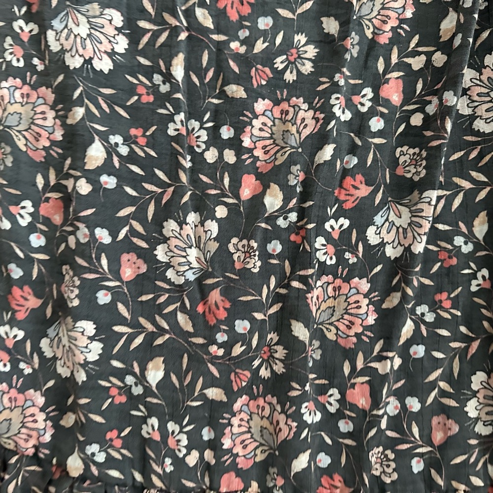 Elegant Floral Maxi Dress in Grey and Pink - Picture 3 of 6